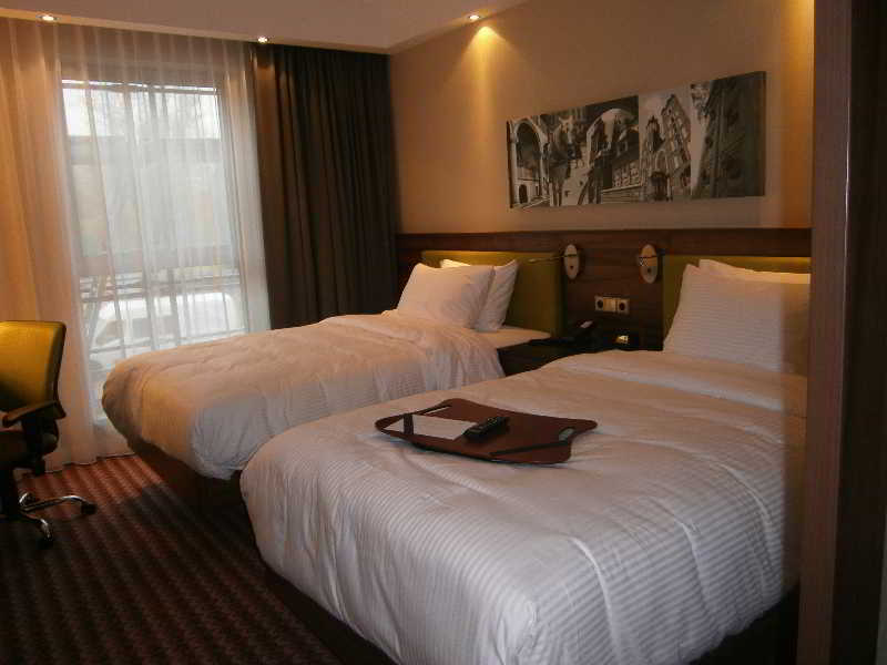 Hampton By Hilton 3*