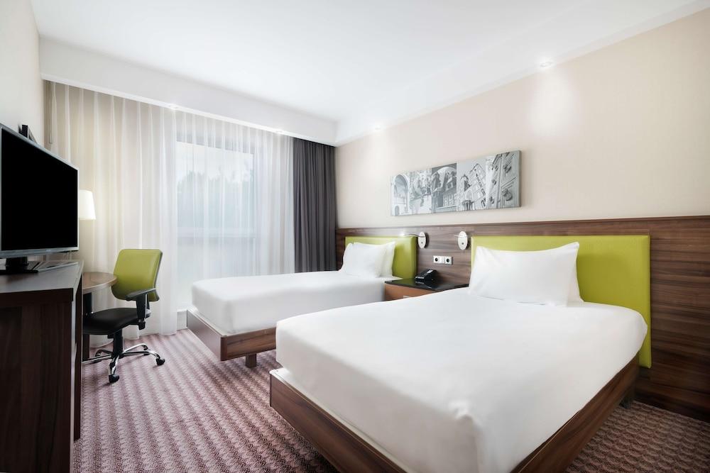 Hotel Hampton By Hilton 3*