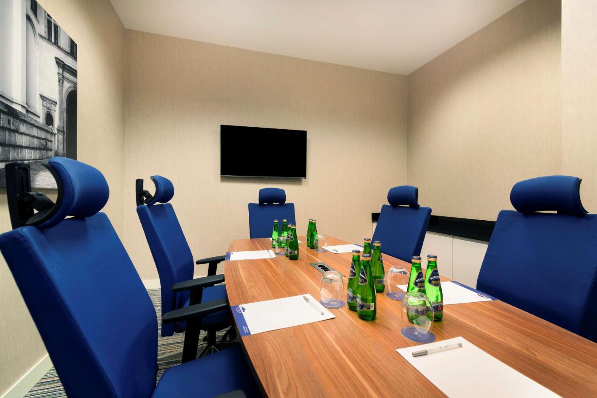 Hampton By Hilton 3*