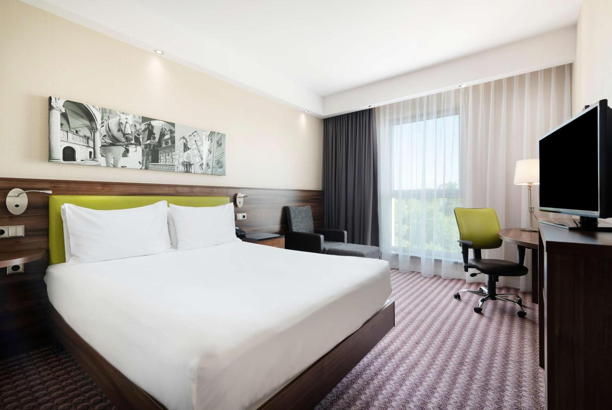 Hampton By Hilton 3*