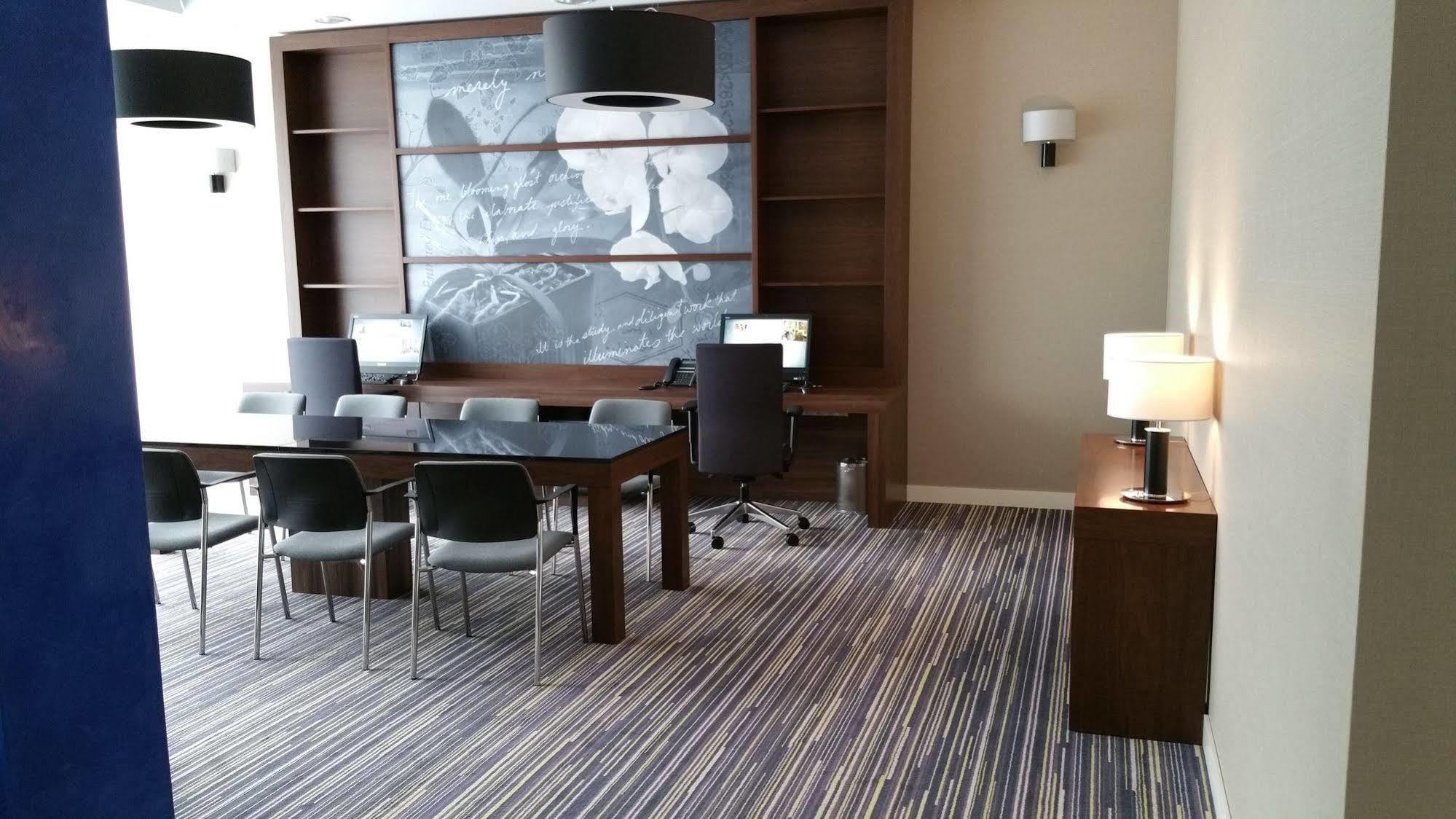 Hampton By Hilton
